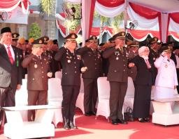 Kapolres Gresik Hadiri Upacara HUT kemerdekaan RI ke 78 di Halaman Kantor Bupati Gresik