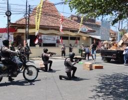 Polres Sampang Latih Kemampuan Personel Amankan Pemilu 2024 Melalui Sispamkot