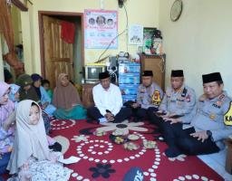 Kapolda Jatim Apresiasi Kinerja Polisi RW Desa Jambangan Pasuruan Kota Saat Jumat Curhat