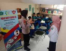 Peduli Literasi, Polisi di Sidoarjo Ajak Pelajar Gemar Baca