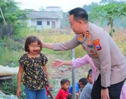 Kapolres Gresik Kunjungi Siswi SD Korban Dugaan Penganiayaan
