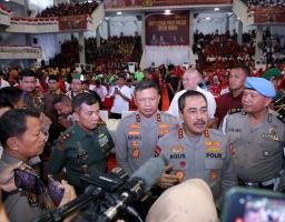 Bakti Sosial Polri Presisi Untuk Negeri, Wakapolri Bagikan 5000 Paket Sembako