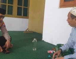 Dari Pintu ke Pintu, Kapolres Situbondo Kunjungi Tokoh Agama Untuk Pemilu Damai