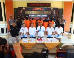 Polisi Berhasil Amankan 5 Orang Komplotan Pemalsuan Sertifikat Tanah di Magetan