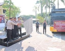 Kapolres Nganjuk Berangkatkan Bansos Air Bersih dalam Rangkaian Kegiatan HUT Humas Polri Ke- 72 Tahun 2023