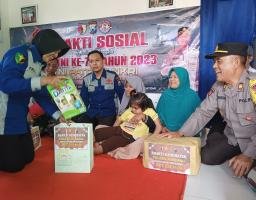 HUT TNI ke 78, Bhabinkamtibmas dan Babinsa Bantu Pengobatan Penderita Cerebral Palsy di Jombang