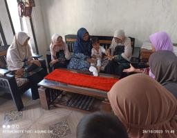 Jenguk Anak Didik Sakit, 4 Guru KB Mutiara Aisyiyah Situbondo Kunjungi Wali Murid 