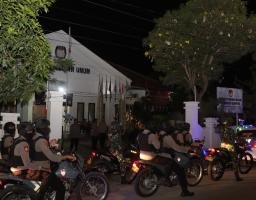 Cipta Kondisi Kamtibmas Menjelang Pemilu 2024 Polres Sampang Gelar Patroli Skala Besar