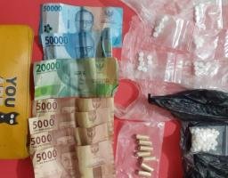 Polisi Ringkus Pengedar Pil Koplo di Malang, 330 Butir Pil Disita