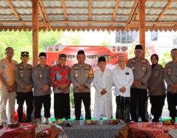 Gelar Jum’at Curhat, Kapolres Tuban Ajak Masyarakat Jaga Kerukunan Meski Beda Pilihan