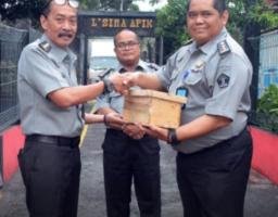 Lapas Kelas I Malang Terima 789 Kotak Madu dari BHP Surabaya