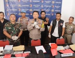 Gagalkan Peredaran Narkoba, Polsek Palmerah Berhasil Sita 1,1 Kg Ganja dan 2 Ons 3 Gram Sabu