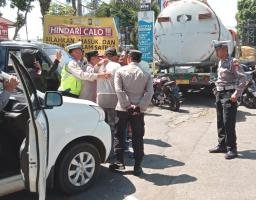 Polres Malang Amankan Belasan Orang Diduga Calo SIM di Satpas Singosari