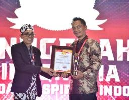 Atas Kinerja Yang Baik, Kapolresta Malang Kota Kembali Raih Penghargaan “Positive News Maker Malang Raya”