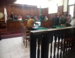 Sidang Perdana Gugatan Sengketa Rumah Di Jalan Ambengan Batu, Surabaya