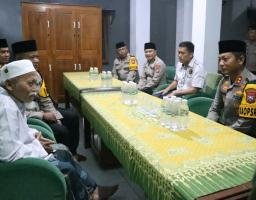 Pererat Sinergi Bersama Ulama, Kapolresta Mojokerto Silaturahmi ke Tokoh Agama