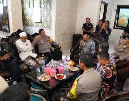 Kapolres Pelabuhan Tanjung Perak Jalin Silaturahmi Bersama Ormas madura Bersatu Dukung Pemilu Damai 2024