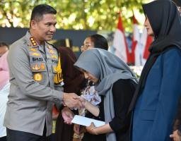 Bentuk Kebanggaan Generasi Milenial, Kapolresta Malang Kota Berikan Reward Pelajar Berprestasi