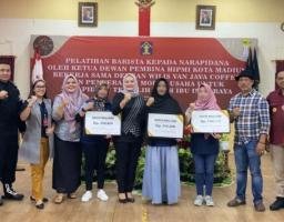 Menjelang Bebas, Warga Binaan Lapas I Madiun Diberi Bantuan Modal Oleh Wawali Madiun