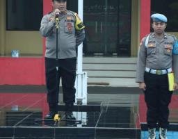Pimpin Apel Perdana, Wakapolres Bangkalan Berikan Arahan Dalam Melaksanakan Kedinasan