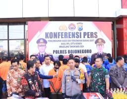 Polres Bojonegoro Berhasil Amankan 7 Pelaku Penganiayaan dan Pembacokan Remaja