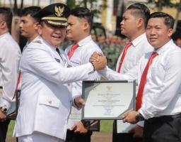 Berhasil Ungkap Produksi Ganja,Bupati Beri Penghargaan Personil Satnarkoba Polres Jember