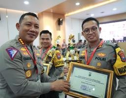 Polrestabes Surabaya Raih Penghargaan Penyelesaian Perkara Lalu Lintas Terbaik Tingkat Polda Jatim