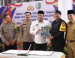 Polda Jatim Terima Hibah Tanah dari Pemkab Sampanguntuk  