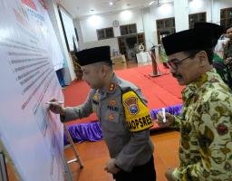 Kompak, Kapolres Kediri Kota Bersama Toga Tomas