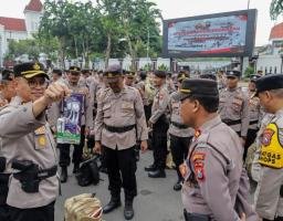 Polrestabes Surabaya Gelar Apel Perlengkapan Personil Pengamanan TPS Pemilu 2024 