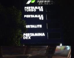 Terpantaunya "SPBU  54.651.43 Nakal" Di kota Malang