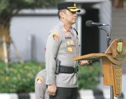 Kapolres Metro Jakarta Barat Pimpin Upacara Bendera Peringati Hari Kesadaran Nasional 2024