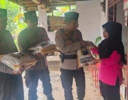 Polres Tulungagung Beri Bantuan Keluarga Petugas Linmas TPS 7 Desa Notorejo yang Meninggal