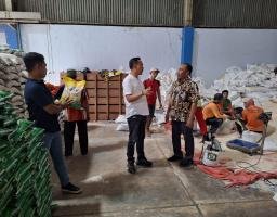 Jelang Ramadhan Satgas Pangan Polres Lamongan Sidak Pasar Pastikan Ketersediaan dan Harga Beras 