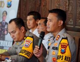 Gelar Cangkrukan Bersama Warga Balong, Polres Ponorogo Laksanakan Cooling System Pasca Coblosan Pemilu 2024