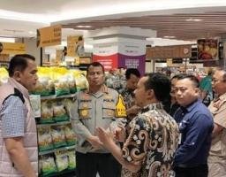Satgas Pangan Mabes Polri Pastikan Harga Beras di Beberapa Wilayah Jawa Timur Mulai Menurun Stok Aman 