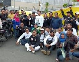 AMI Bersama Jurnalis Surabaya Berbagai Ratusan Paket Sembako Dalam Rangka Memperingati HPN 2024