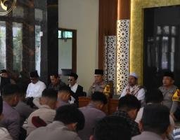 Tingkatkan Iman dan Taqwa di Bulan Ramadhan Polres Bondowoso Rutin Gelar Binrohtal dan Tadarus
