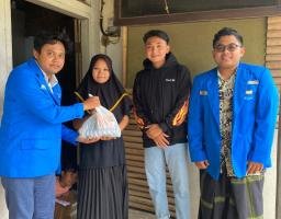 PC PMII Bondowoso Bagi Sembako ke Warga Kecil Jelang Ramadhan