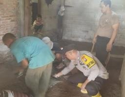 Polres Pacitan Peduli, Warga Penyandang Cacat Terima Bantuan Renovasi Dapur