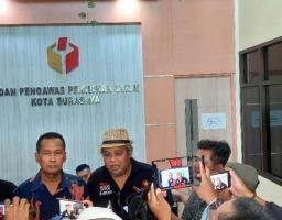 Edy Sucipto Datangi Bawaslu Surabaya Terkait Dugaan Penggelembungan Suara