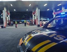 Polres Tulungagung Intensif Melakukan Patroli di SPBU Jelang Mudik Lebaran Pastikan Ketersediaan BBM