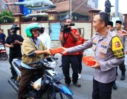 4 Jenderal Polri Kompak Bareng Polwan dan Wartawan Sebar Kebaikan di Bulan Ramadan