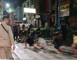 Satpol PP Surabaya Amankan 9 Anak Usai Terjaring Balap Liar Sepeda Angin di Bulan Ramadan
