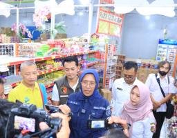 Jelang Lebaran Satgas Pangan Ngawi Cek Bahan Pangan di Sejumlah Supermarket dan Pasar 