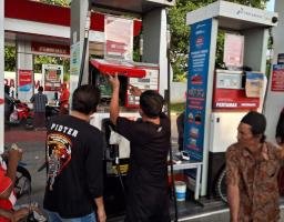 Polres Pamekasan Sidak SPBU Jelang Mudik Lebaran Pastikan Stok dan Takaran BBM Aman
