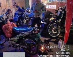 Unik, Pos Mudik Polres Bondowoso Buka Layanan Tambal Ban 24 Jam