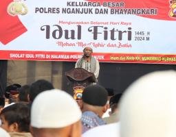 Kapolres Gelar Shalat Idul Fitri 1 Syawal 1445 H Bersama Keluarga Besar Polres Nganjuk