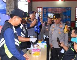 Jelang Arus Balik, Polres Ngawi Gelar Tes Urine dan Kesehatan bagi Sopir Angkutan Umum