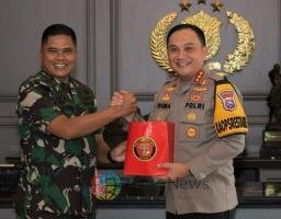 Jalin Silaturahmi, Danpasmar 2 Kunjungi Polrestabes Surabaya